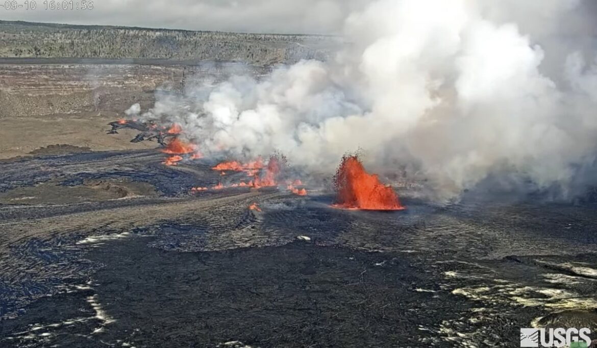 Hawaii park closes part of trail near Kilauea volcano to protect mating geese