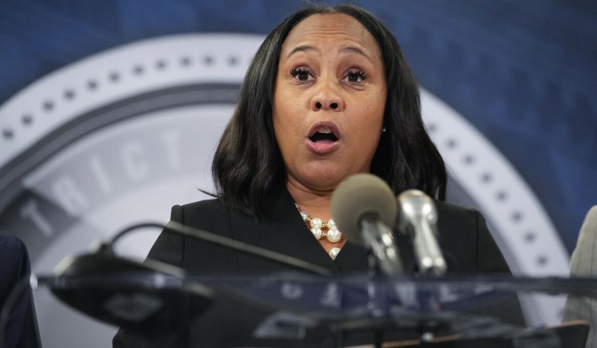 House Republicans launch probe into whether Jan. 6 committee, Fani Willis colluded