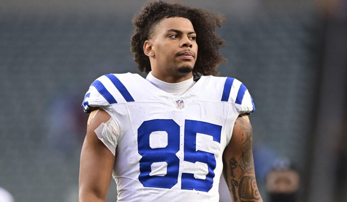 Indianapolis Colts tight end Drew Ogletree faces domestic violence charges