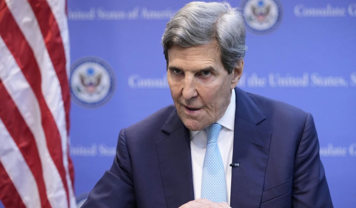 John Kerry makes U.S. look delusional on the world stage