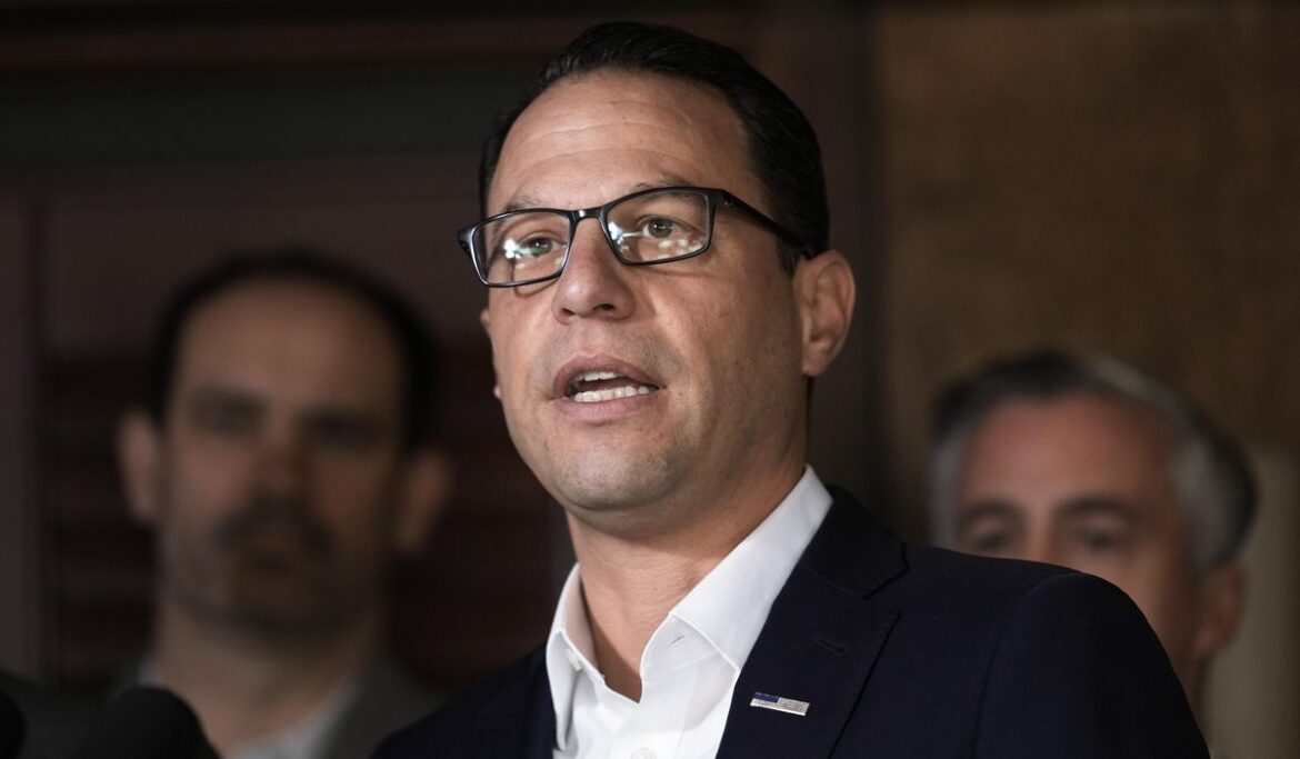 Josh Shapiro rebukes Philadelphia protesters for chanting outside Goldie Falafel, Israeli restaurant