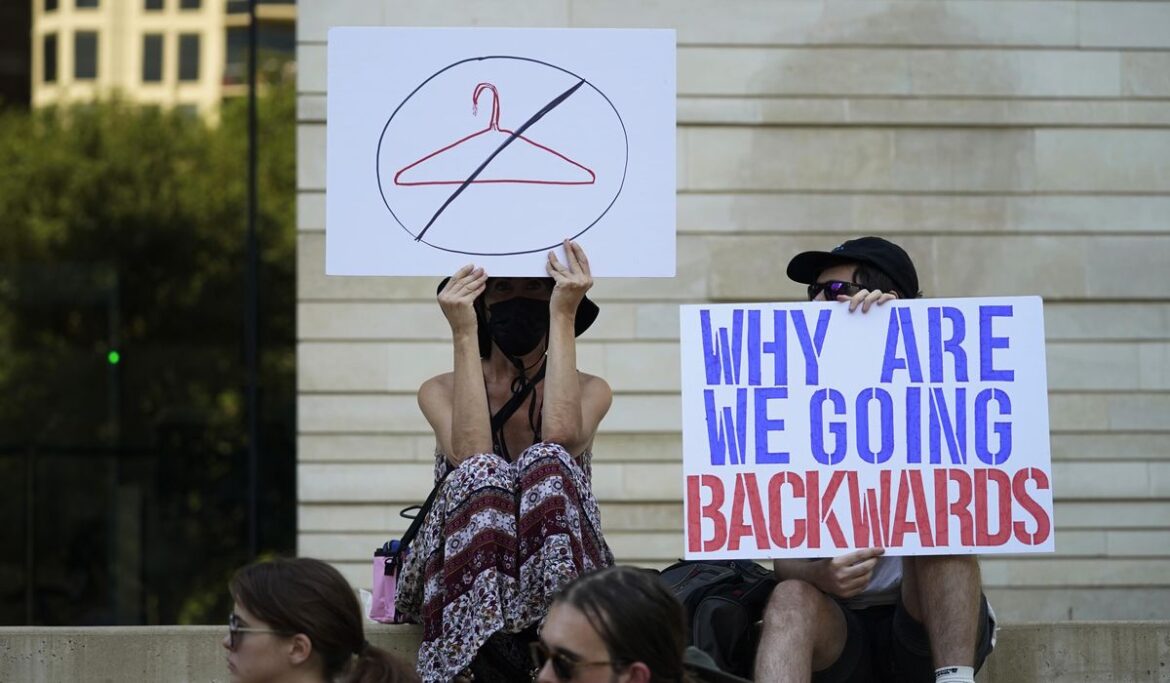 Kate Cox, who sought court permission for abortion, leaves Texas for the procedure, attorneys say