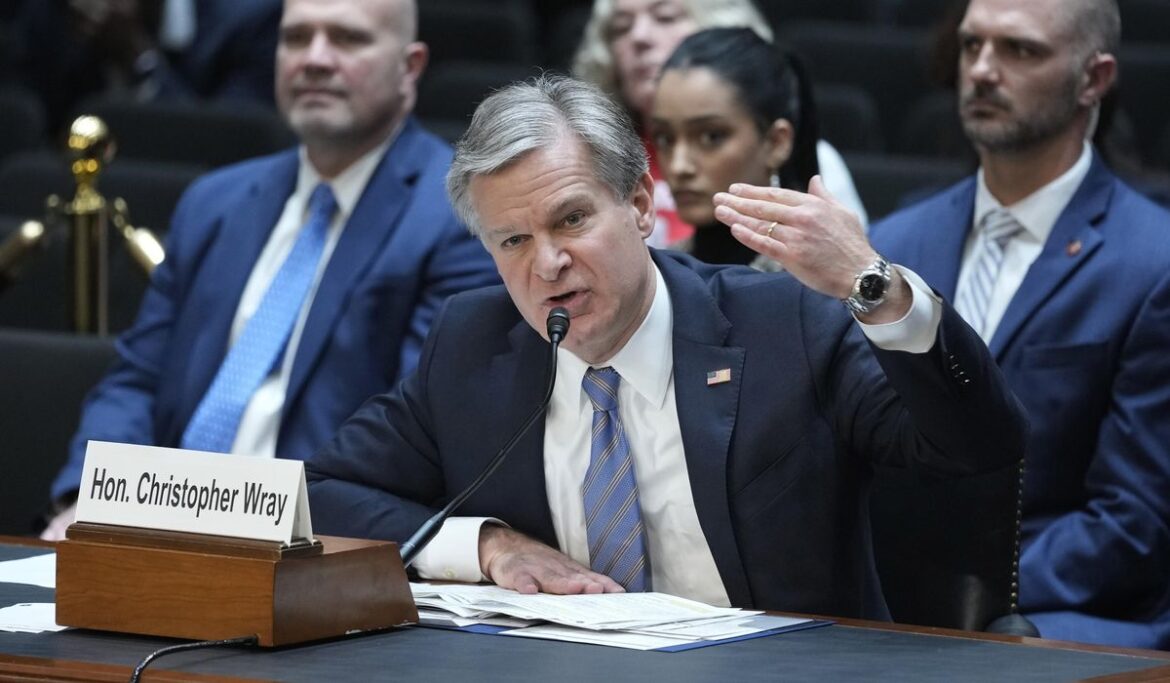 Lawmakers punt overhaul of FISA surveillance program to 2024