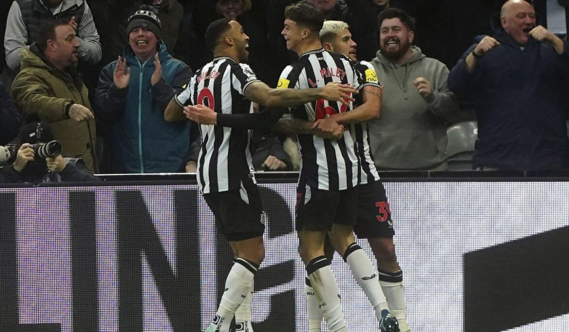 Lewis Miley, 17, scores first senior goal as Newcastle beats 10-man Fulham after Jimenez red card