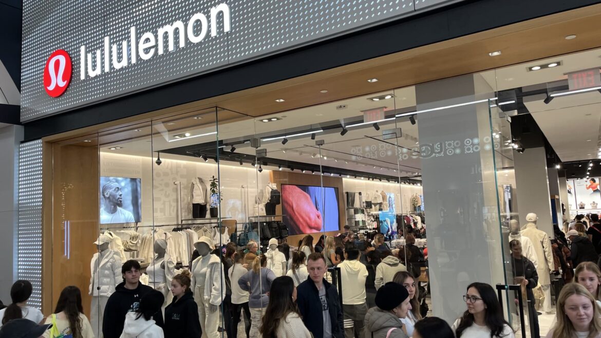 Lululemon (LULU) earnings Q3 2023