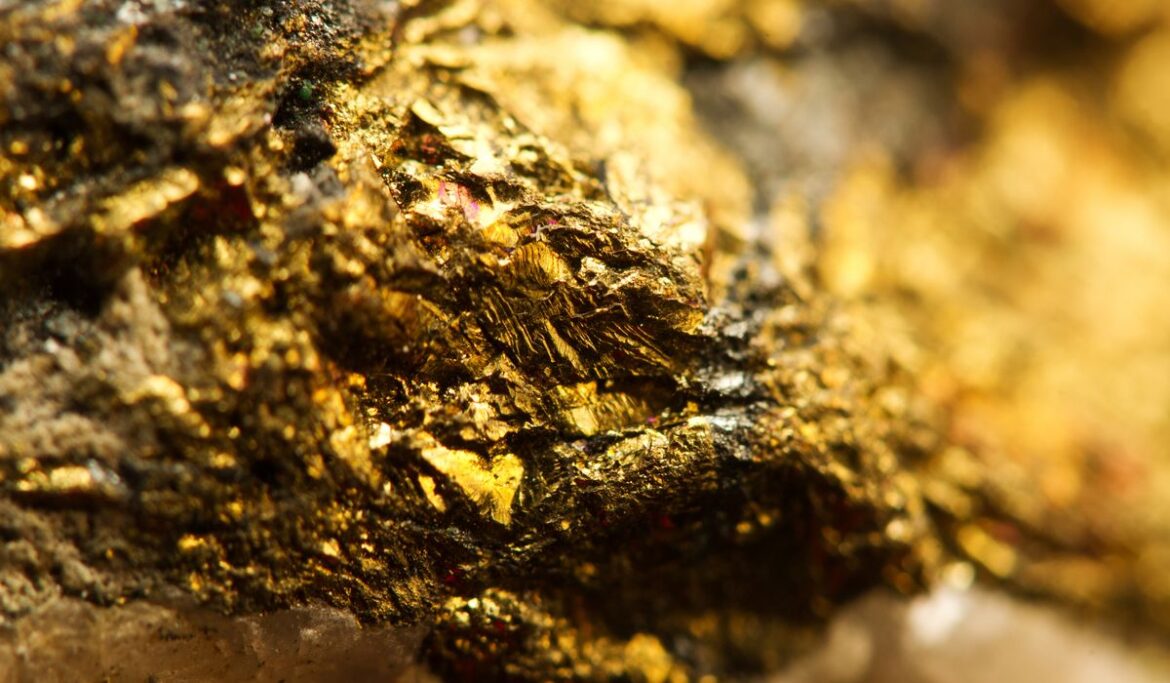 Man steals gold from Oregon mineral museum