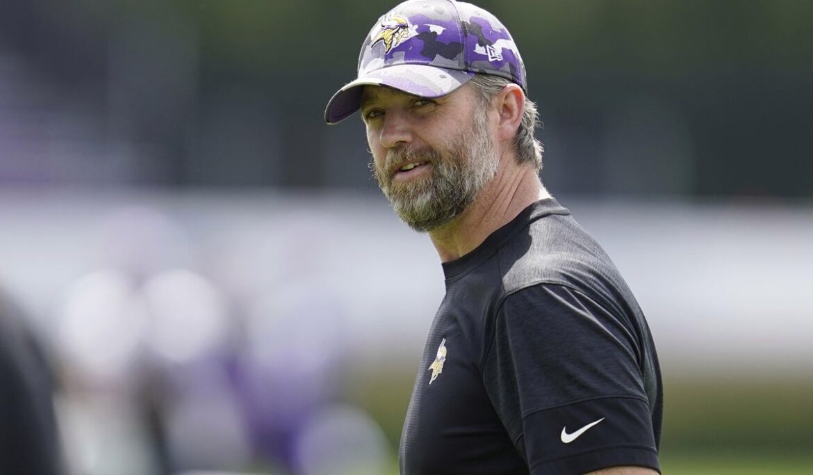 Minnesota Vikings offensive coordinator Wes Phillips arrested on suspicion of drunken driving