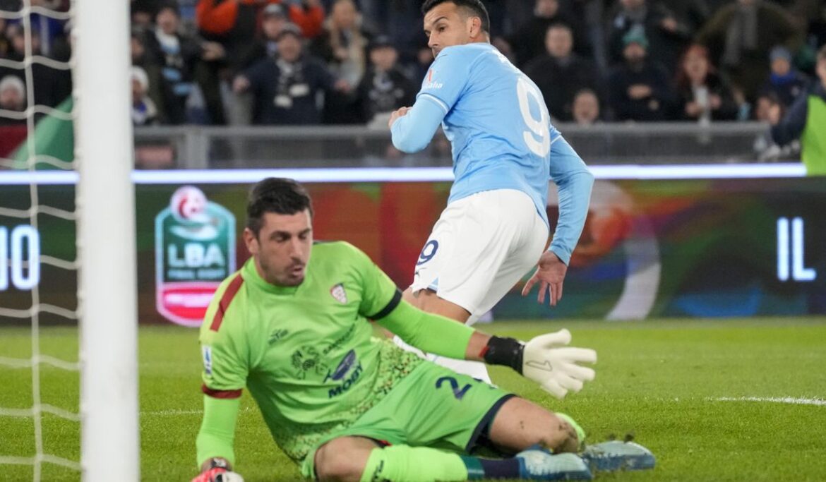 Pedro fires Lazio to win over 10-man Cagliari in Serie A