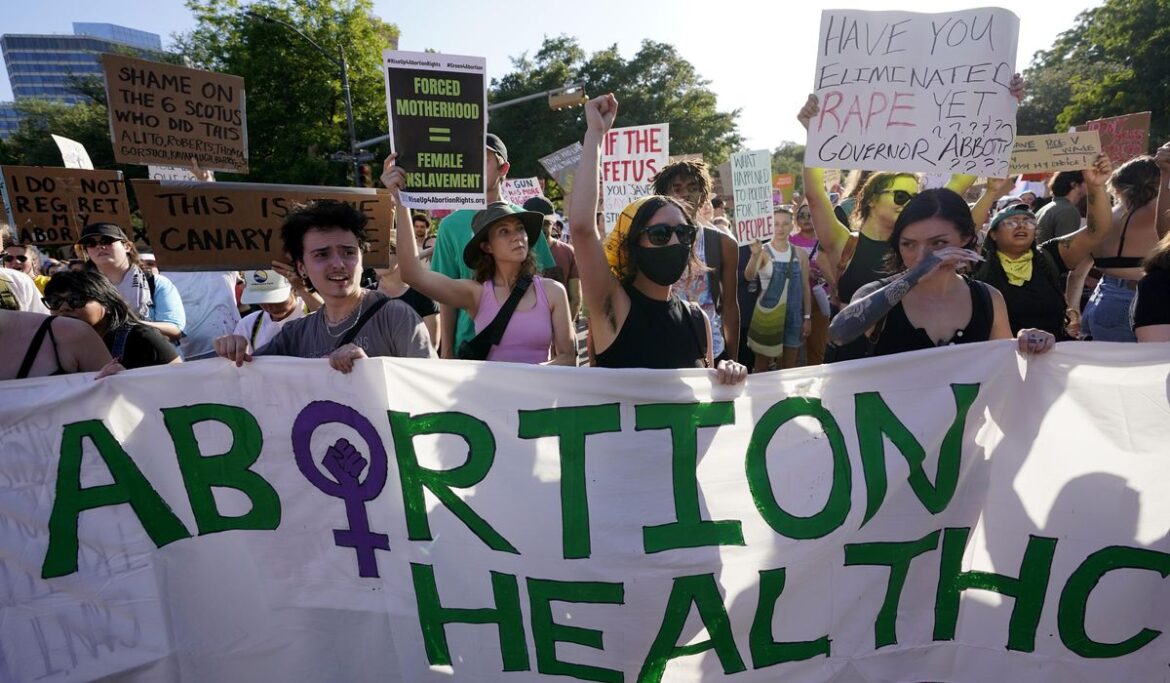Post-Roe abortion bans send women to court, not clinics