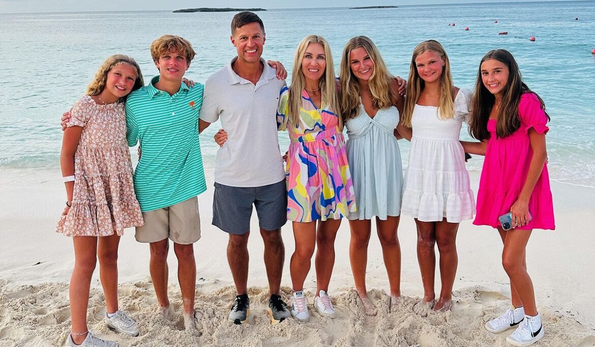 Prayer and Bible study keep families close