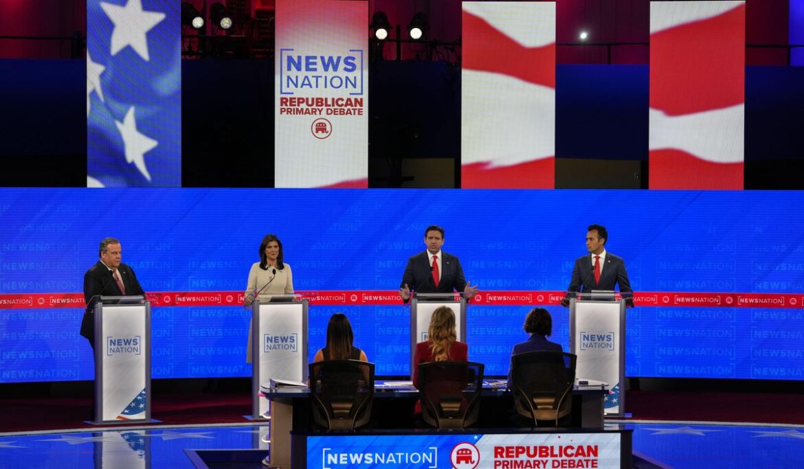 RNC frees candidates to do unaffiliated debates, boosts CNN's debates in Iowa, New Hampshire