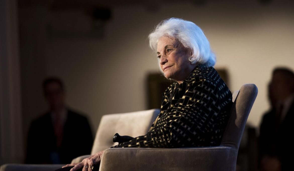 Sandra Day O'Connor to lay in repose at Supreme Court Dec. 18, funeral to be Dec. 19