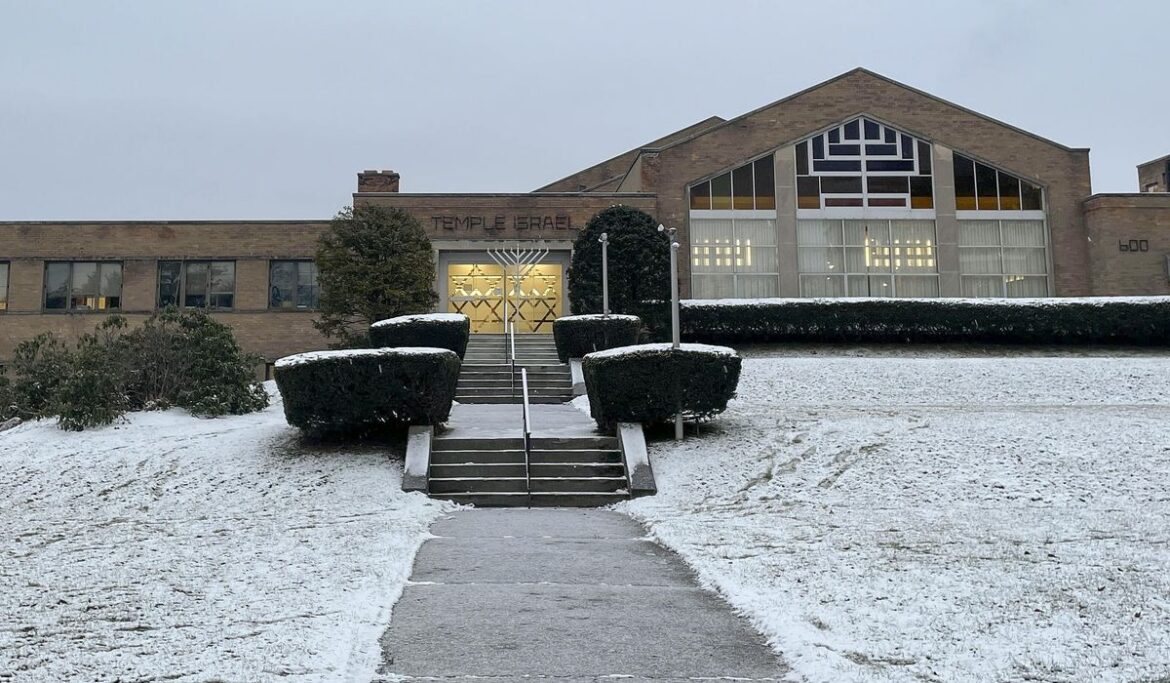 Shots fired outside Temple Israel in Albany, New York, as Hanukkah begins
