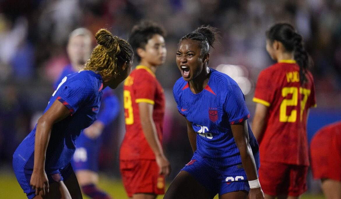 Teenager Jaedyn Shaw helps the U.S. women to 2-1 victory over China in year-ending exhibition match