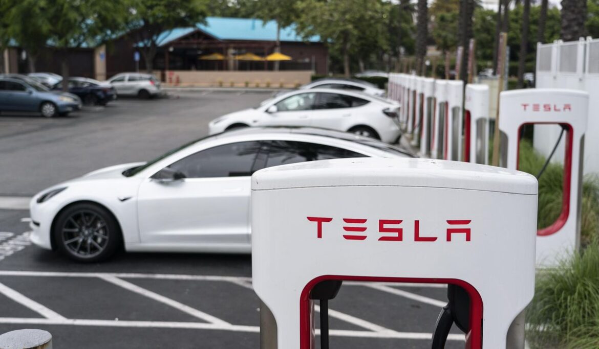 Tesla recalls 120,000 cars over door malfunction