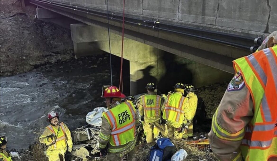 Trapped in his crashed truck, a man is rescued after 6 days surviving on rainwater