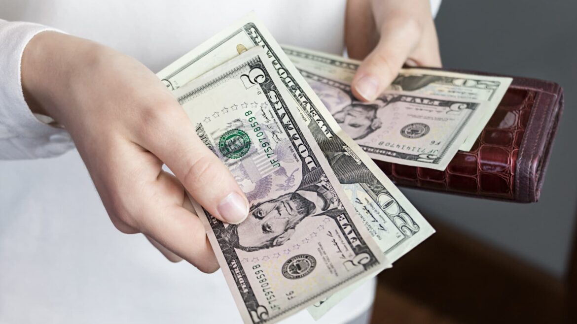 Why even Americans making more than $100,000 live paycheck to paycheck