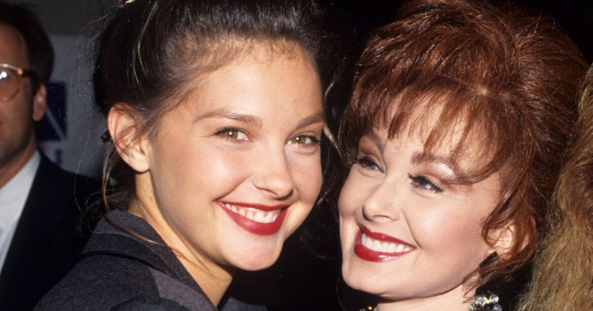Ashley Judd Shares The Last Words She Said To Her Mom Naomi Judd