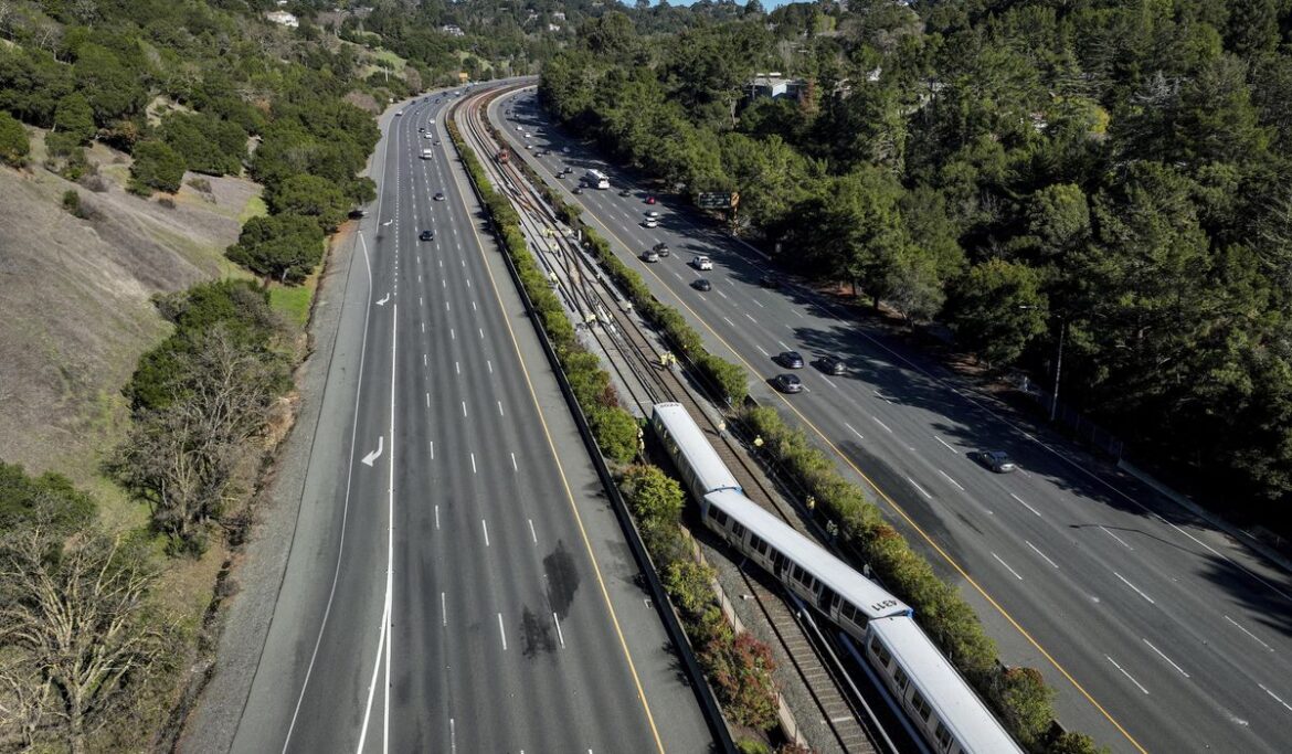 BART train derails near San Francisco, catches fire