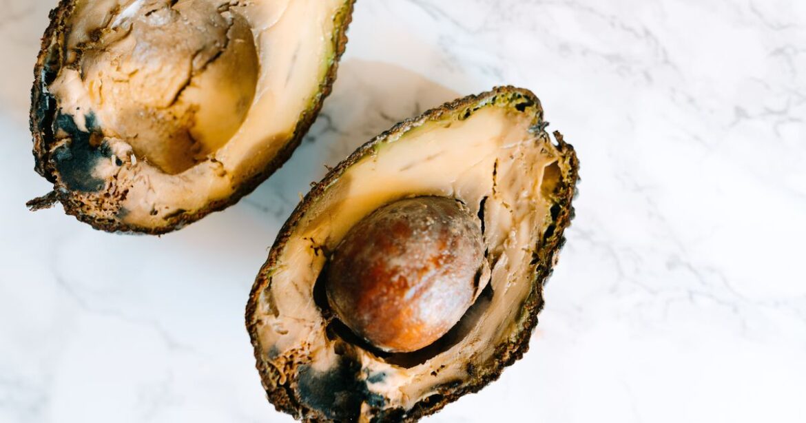 Is It Safe To Eat Avocados That Are Discolored Inside?