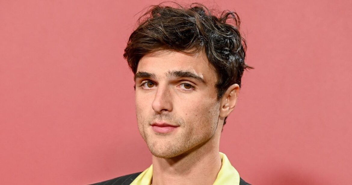 Jacob Elordi Spills On The First Time He Read That 'Saltburn' Bathtub Scene