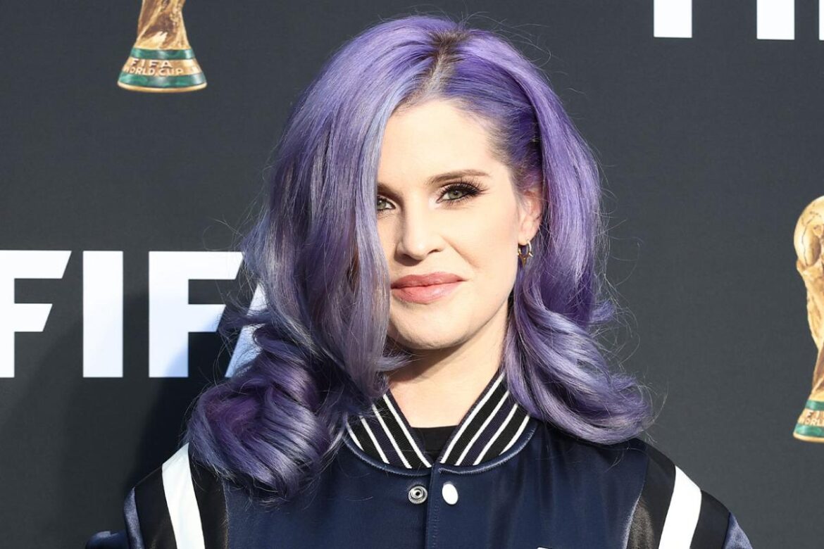 Kelly Osbourne Regrets The Viral Remarks She Made About Latinos On ‘The View’ 10 Years Ago: “Most Cringe Moment Of My Entire Life”