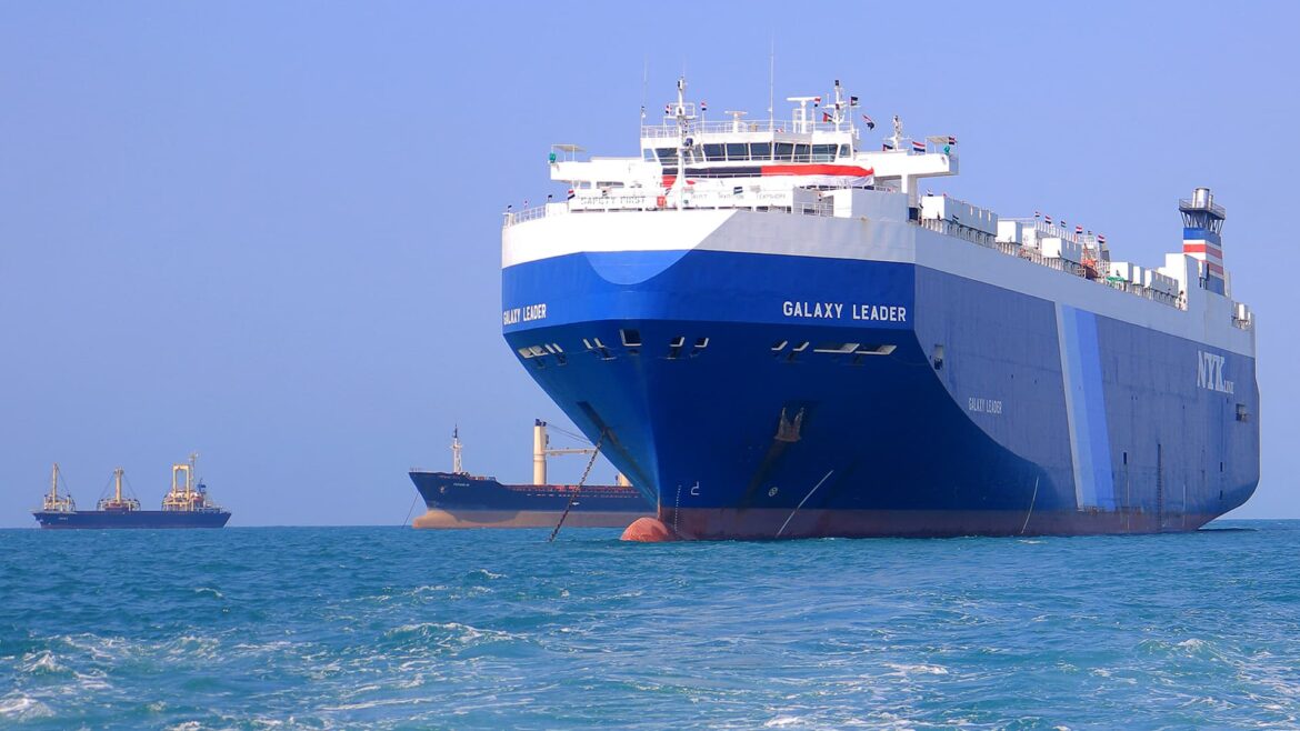 Oil prices rise as Iranian warship enters Red Sea