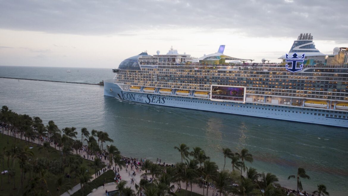 World's largest cruise ship sets sail from Miami
