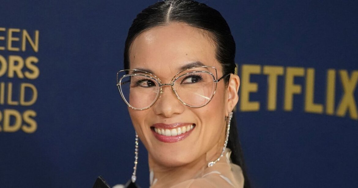 Ali Wong Shuts Down SAG Awards With Show-Stopping Gown