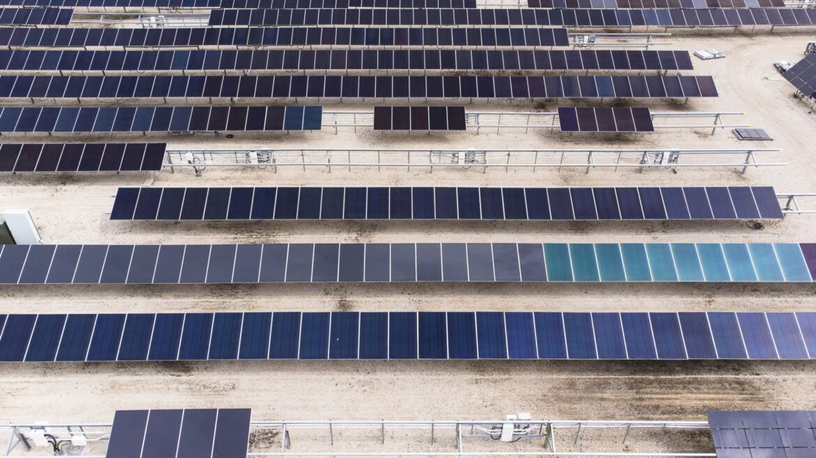 First Solar jumps on strong quarter, record backlog