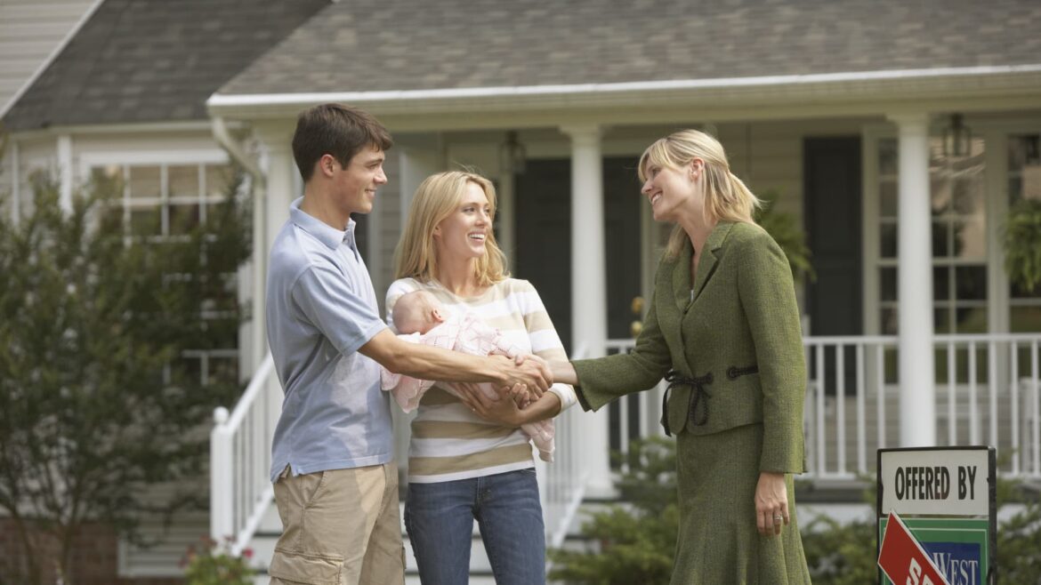 How to negotiate real estate agent commissions