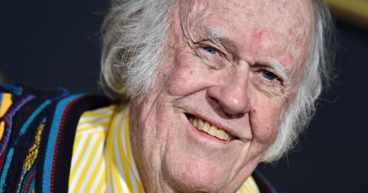 M. Emmet Walsh, 'Knives Out' And 'Blade Runner' Actor, Dies At 88