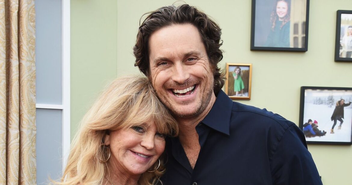 Oliver Hudson Opens Up About Childhood Trauma With Mom Goldie Hawn