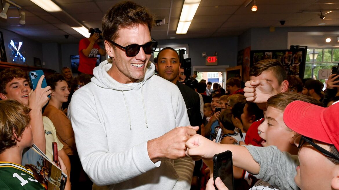 Brady, Jeter headline Fanatics’ effort to build a comic-con of sports